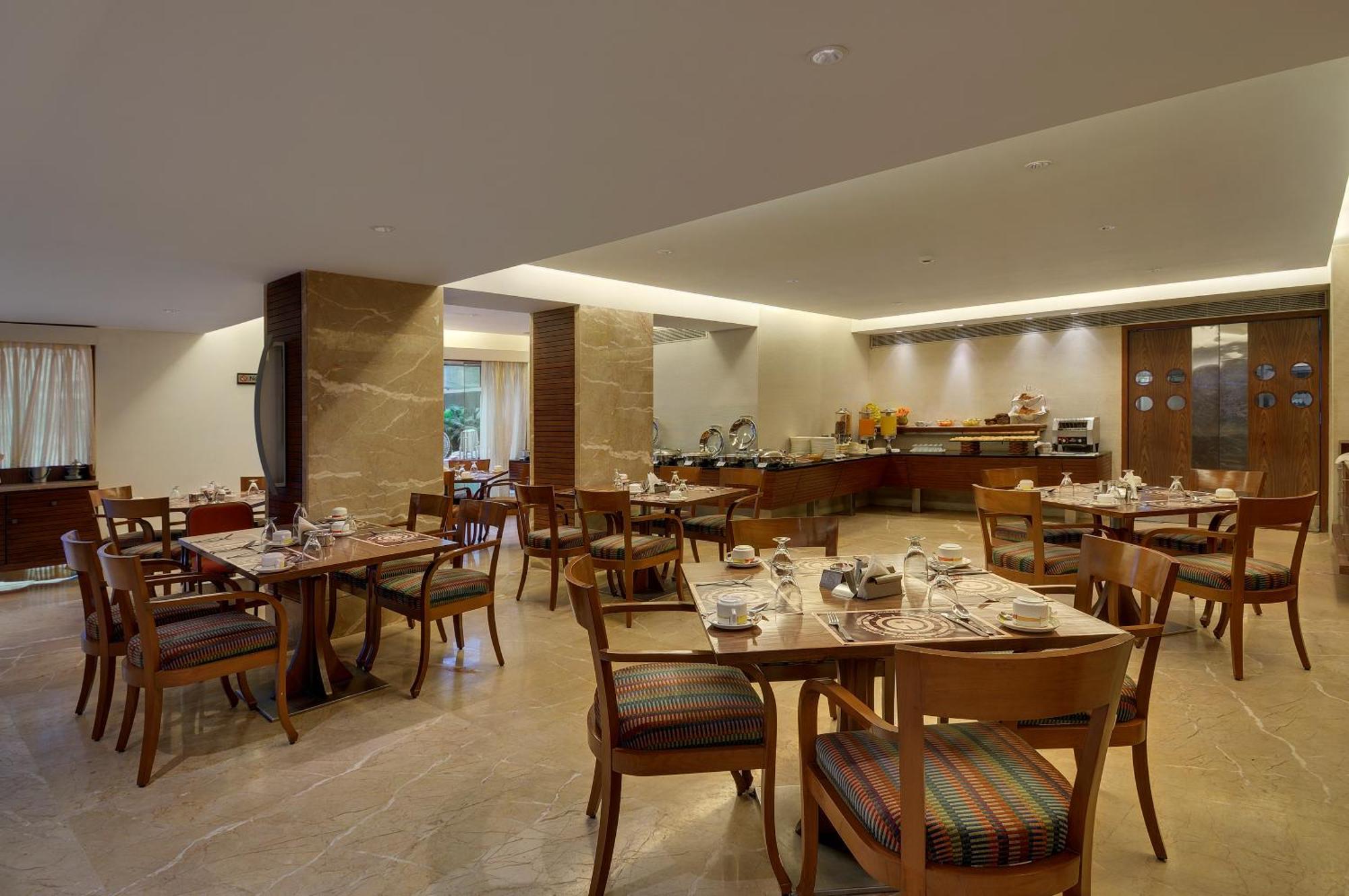 โรงแรมเดอะ ไพรด์ เชนไน ร้านอาหาร รูปภาพ